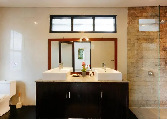 Sri, - 3 Bedroom Stylish Pool Villa! * Seminyak