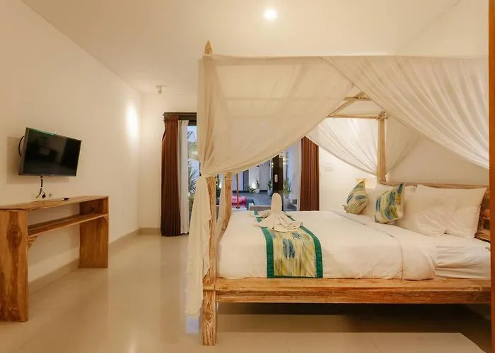 Sri, - 3 Bedroom Stylish Pool Villa! * Seminyak