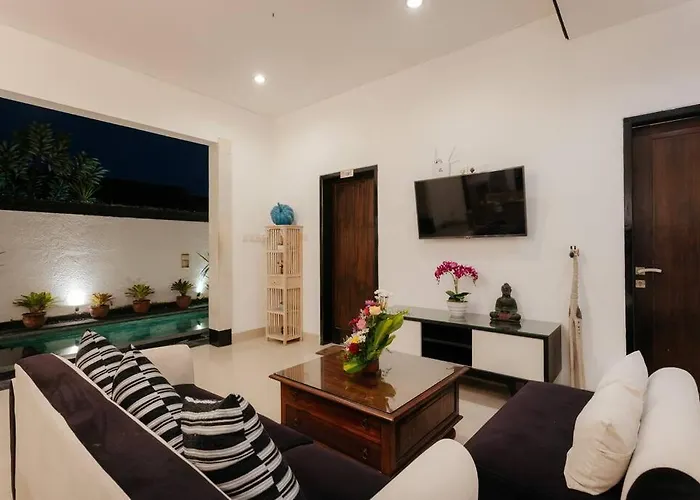 Sri, - 3 Bedroom Stylish Pool Villa! Villa Seminyak