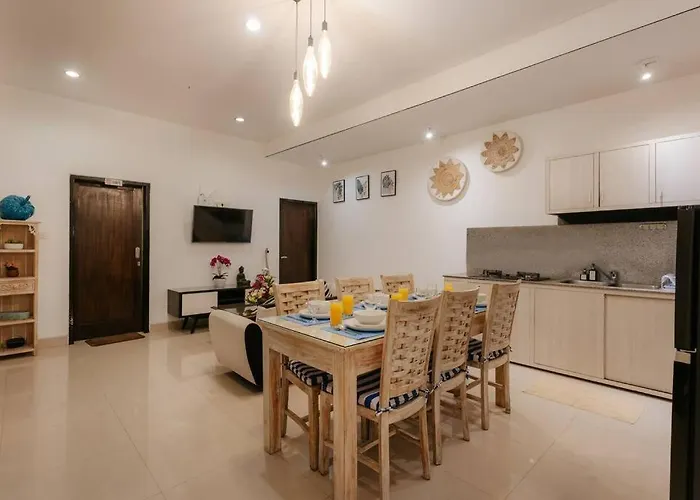 Sri, - 3 Bedroom Stylish Pool Villa! Villa Seminyak