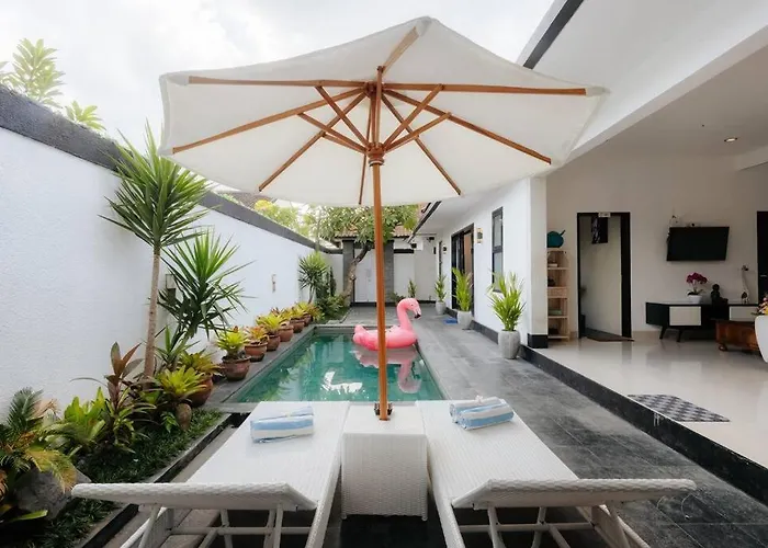 Sri, - 3 Bedroom Stylish Pool Villa! * Seminyak
