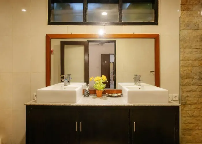 Sri, - 3 Bedroom Stylish Pool Villa! * Seminyak
